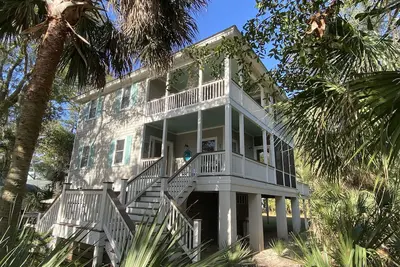 Image de Private 4br/4. 5ba House w/2 Golf Carts- Close to Beach and Marina