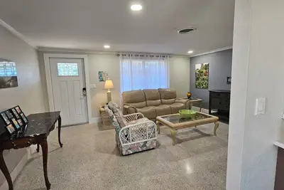 Dog friendly - Private Golden Beach access