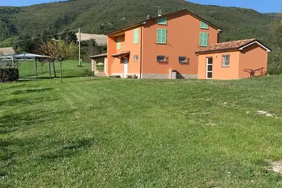 Image de Beautiful Farmhouse Fully Immersed In Nature
