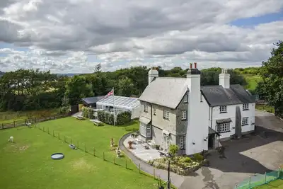 Image de St Anne's House, Sea Views, 7 Bedrooms - Sleeps 30