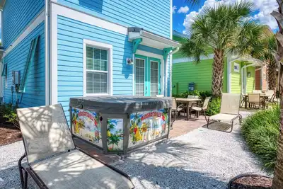 Image de Happy Ours Cottage near Disney with Private Hot Tub and Margaritaville Resort &.