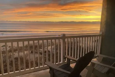 Image de 2026 Open For Booking! Pierview 107 Ocean-Beachfront Condo, 2bd&2ba Sleeps 6
