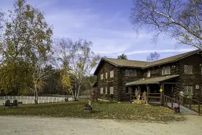 Image de Beautiful Log Cabin Lodge - Great for Groups!