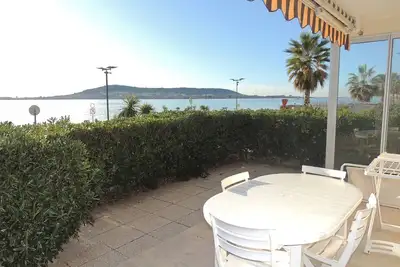 Image de F2 3* avec Parking et Terrasse, Face à l'Étang de Thau, Proche Thermal, Tout Équipé