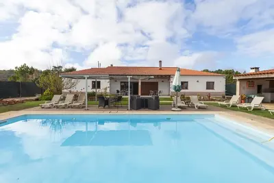 Image de H - Amoreira Beach Studio in Montes de Praias Guesthouse in Aljezur