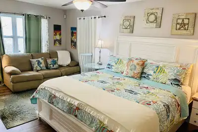 Image de Mi Casa  Su Casa Hideaway. 15 min. to Siesta Key Beach. Min 2 Downtown sarasota