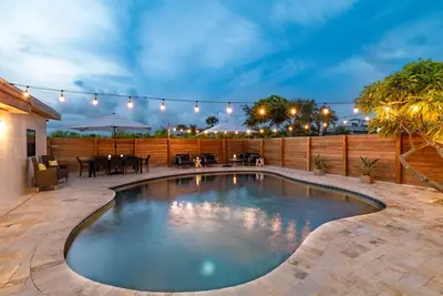 Image de Endless Summer · Luxury River View-Heated Pool-Steps To The Beach