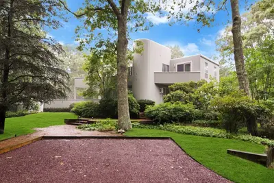 Image de New Listing : Southampton Private Home! !