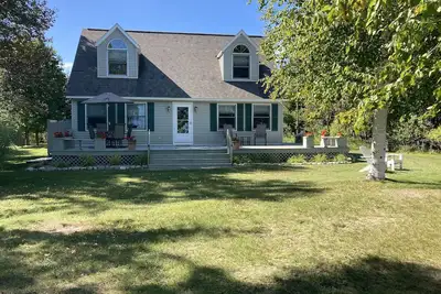 Image de Birch Point on Long Lake-Awesome Waterfront Setting-Sleeping Bear Dunes