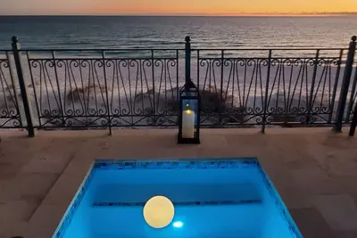 Image de New Luxury Home, Indoor/Outdoor Beach Living! ! !