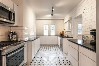 Image de Historic Home on Large Park (Minutes to downtown)