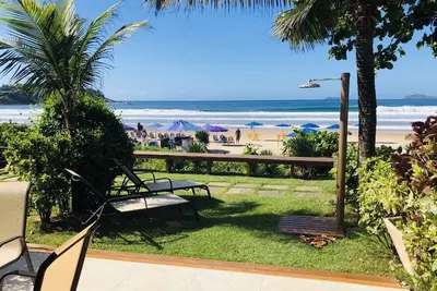 Image de Casa \"pé na Areia\" da Praia de Geribá em Búzios \/ House in Front of the sea