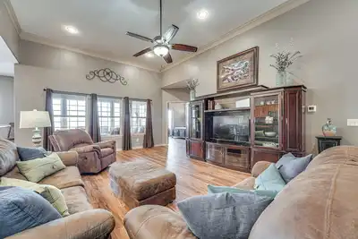 Image de Spacious Branson West Retreat: Pool & Golf Access!
