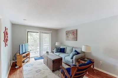 Image de Comfy home w/full kitchen/private balcony/shared pool & hot tubs - near beaches