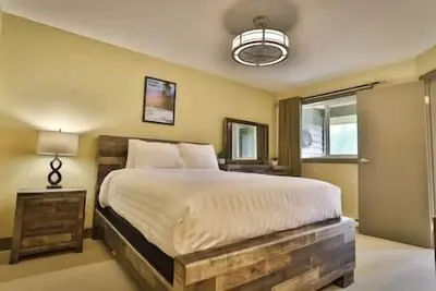 Image de Mountainside One Bedroom Condo / Ski Hill Views
