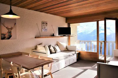 Image de Studio cabine au pied des pistes avec balcon et ascenseur Ă Auris en Oisans