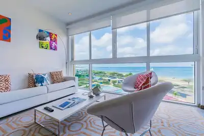 Image de All you need is love. . . and a Oceanview condo!