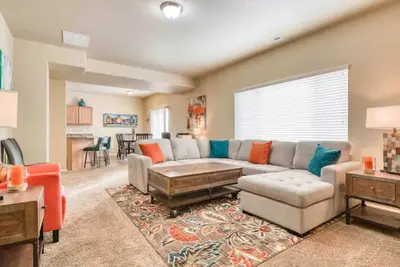 Image de Peaceful Colorado Springs Retreat sleeps 16+