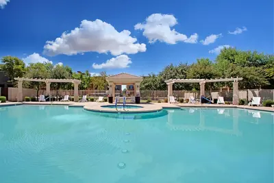 Image de Beautiful Condo Across From Sloan Park Home to Cubs Spring Training