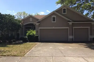 Image de 4 Bedroom, 3 Bath Home has 2, 602 Square Feet