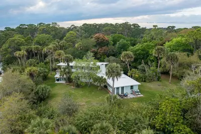Image de Mid-Century Oasis w/Game Room & Private Patio In The Heart Of Melbourne