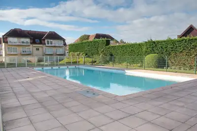 Image de Joli appartement pour 4 personnes avec piscine, Wifi, Tv et balcon