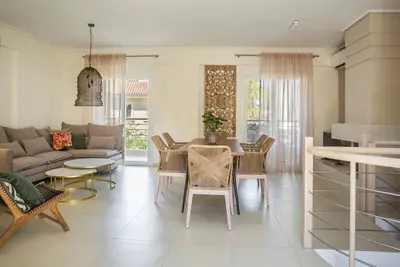 Image de Appartement de luxe a Cephalonie | Appartement Paeonia | 3 chambres | Piscine | Vue sur la mer | Kar