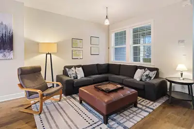 Image de Hot Tub, Amazing Walkable Location, Views, Fenced Backyard