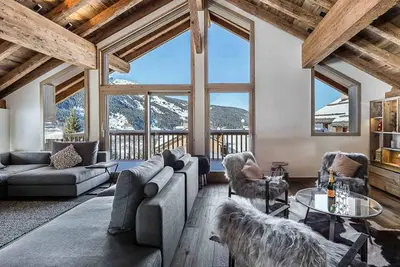 Image de Chalet moderne à Méribel avec jacuzzi, sauna, près des pistes et commerces