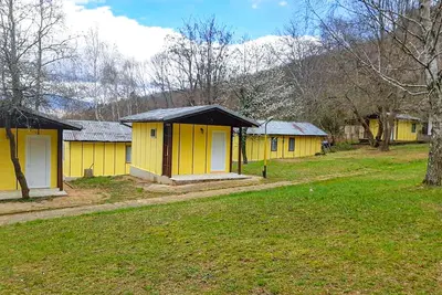 Image de Bungalow confortable pour deux personnes au cœur de la forêt