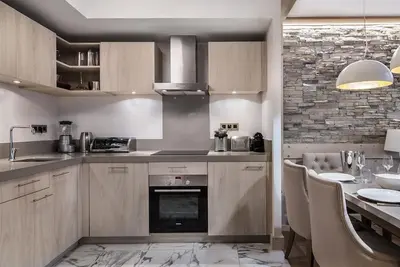 Image de Appartement moderne à Courchevel Village, près des commerces et pistes, parking et salle de fitness inclus