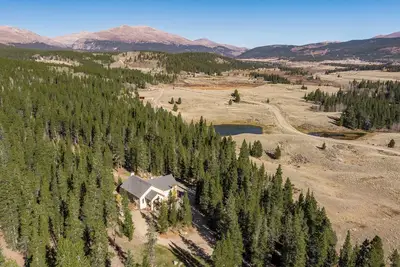 Image de Silverheels Lodge🏔Luxury Mountain Chalet🍃25 Acres🌲Double Garage🚙Hot Tub♨️