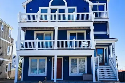 Image de Newly renovated, great views, semi-Of, Free private heated pool, hot tub, pets Ok!