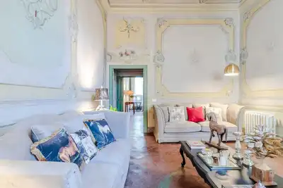 8 Bedrooms Luxury Apartment in the Heart of Lucca