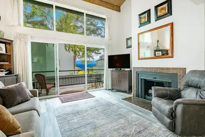 Image de Jl 202: Lovely water view, sleeps 4