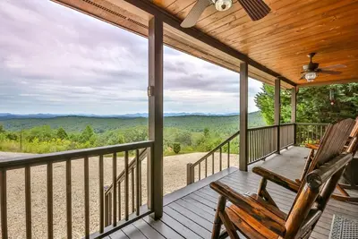 Image de Hazy Horizons - Mtn Views, Hot Tub, Dog Friendly