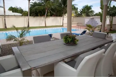 Image de Guest-friendly 5bd villa with private pool\/internet\/cable Tv near everything