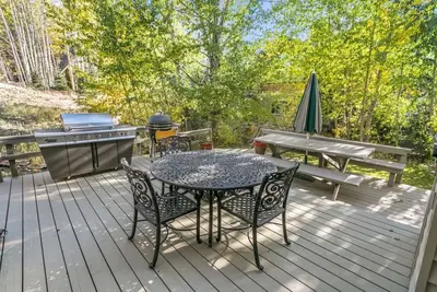 Image de August Dates Will Go Fast at this Guest Favorite, Best Rates! Hot Tub, Near Vail/Bc, Deck & Grill