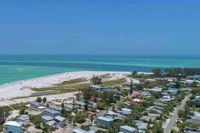 Image de Over the Moon - By Island Real Estate Vacations