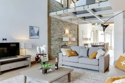 Image de Spacieux appartement 5 pièces, proche commerces et pistes, avec terrasse et parking
