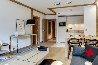 Image de Luxueux T3 contemporain Ă Courchevel Village, proche pistes et commerces, avec balcon et parking
