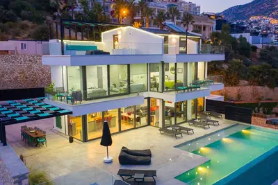 Image de Villa in Ortaalan- Beautiful 5 bedroom property with large heated pool