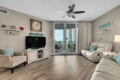 Image de 🌴Beach Nearby+ Lagoon Pool -Palms 1503☀️ Pool Views