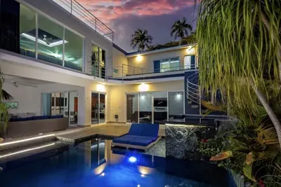 Image de Countryside 3bd luxury villa, infinity pool, billiard table, jacuzzi/Tv/Ac/Wi-Fi