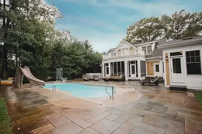 Image de Family Estate\/heated pool\/short walk to beach\/playground\/golf\/basketball\/tennis