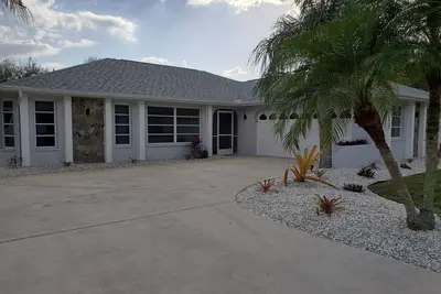 Image de Palms Splendor Port Charlotte 3b/2b Pool Home