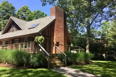 Image de Nestled Cozy in the Woods
