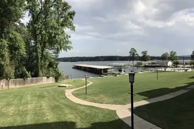 Image de Destination for Lakefront Relaxation! Newly Remodeled! Multiple Properties!