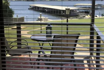 Image de Exceptional Lakefront Sanctuary *Please check reviews - Most requested returns*