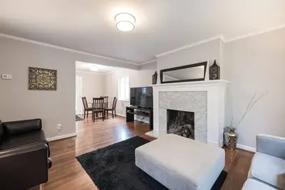 Image de Extraordinary Old Town Alexandria Home